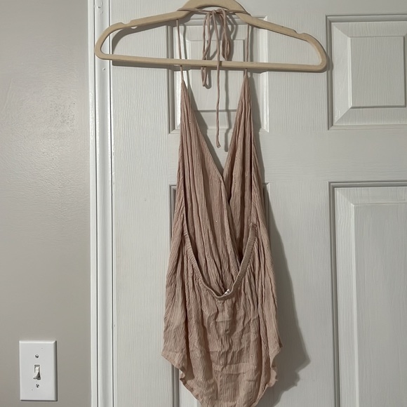 Open back tank top. - Picture 3 of 4